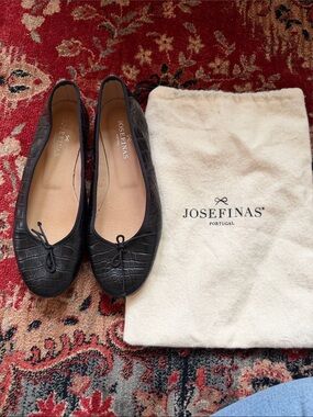 Josefinas Black Croc-Embossed Leather Ballet Flats